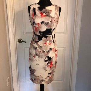 Gorgeous floral dress.